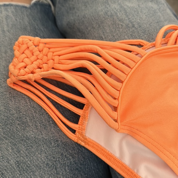 BNWT Victoria’s Secret orange macrame bottoms size Small - Picture 3 of 5